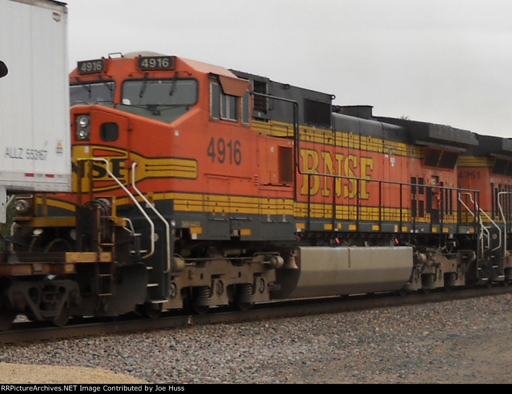 BNSF 4916